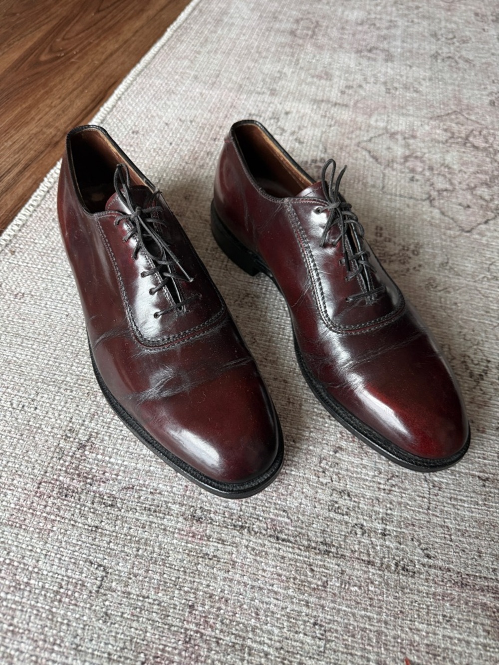 Johnston & Murphy Men's Wine/Burgundy Leather Cap-Toe Derby Oxfords